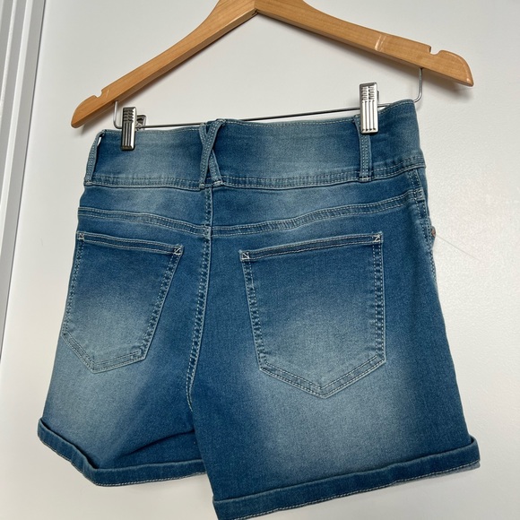 [Free add on item] Wallflower Junior denim shorts - Picture 3 of 5